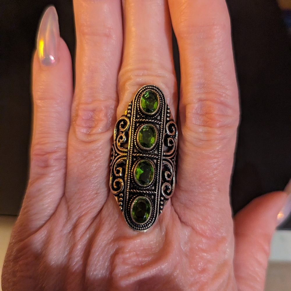 Peridot Ring - Picture 4 of 4
